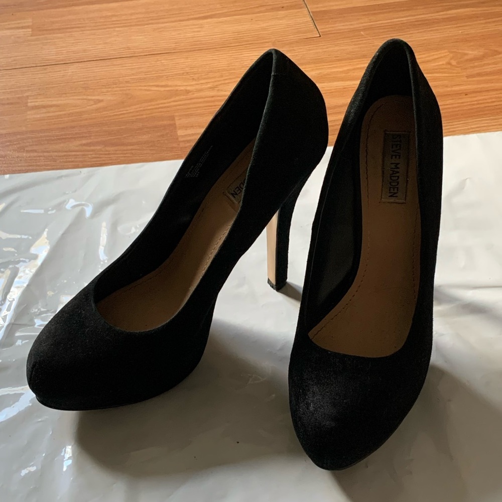 Steve Madden Black Pumps